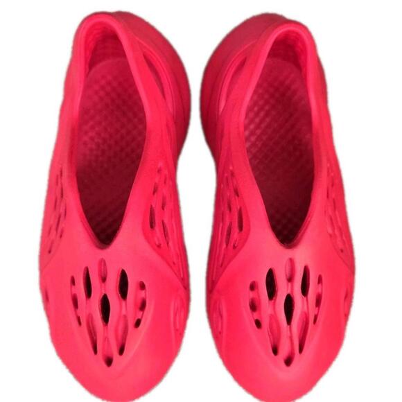 ADIDAS YEEZY FOAM RUNNER VERMILION RED OCTOBER KIDS SIZE 1 🔥 WORN ONCE FRESH!